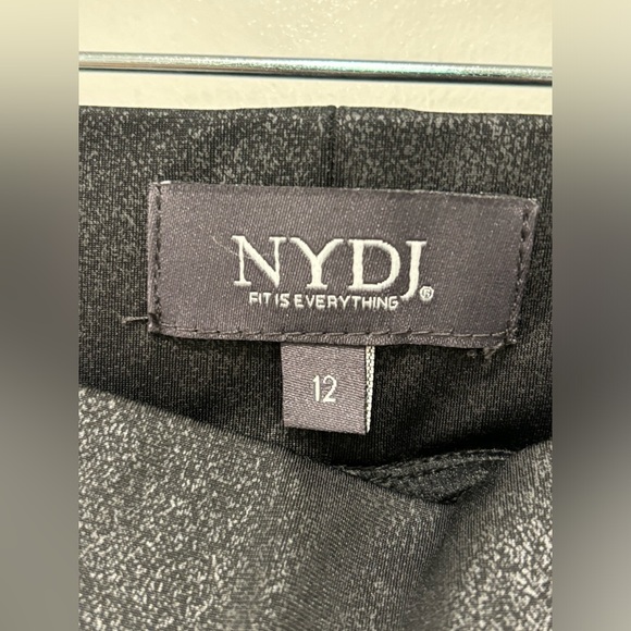 NWT NYDJ lift tuck technology coated basic leggings. Size 12 - Picture 5 of 10